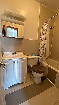 3rd image of 857 Putman Ave #3