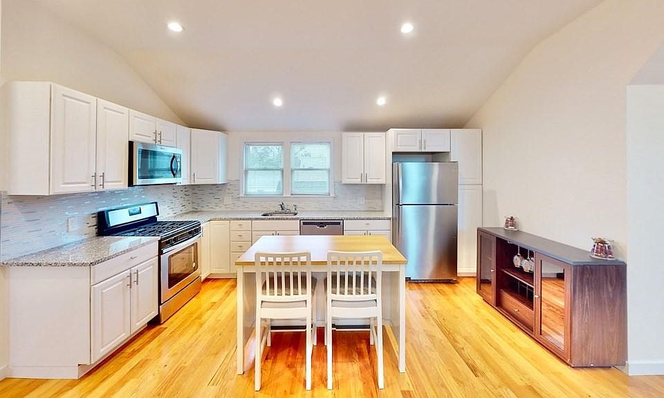 1st image of 42 Austin St APT 3