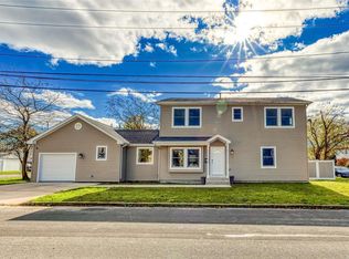 91 Shore Rd, Lindenhurst, NY 11757