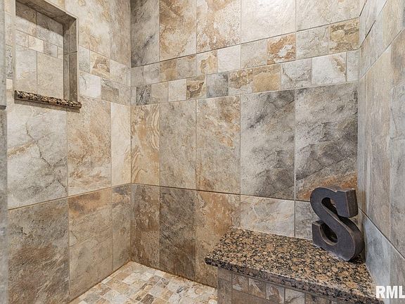 5th image of 3707 N Breckenridge Ct