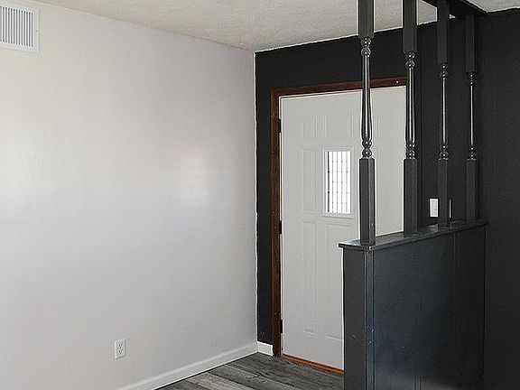4th image of 227 North Dr