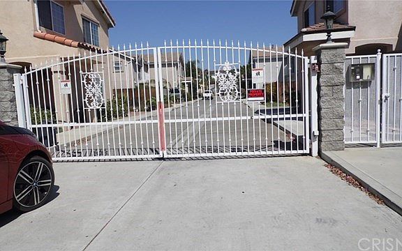 3rd image of 9138 Langdon Ave