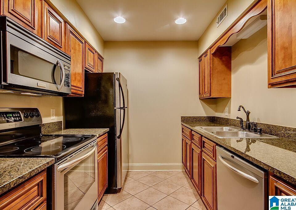 1st image of 210 15th St #45