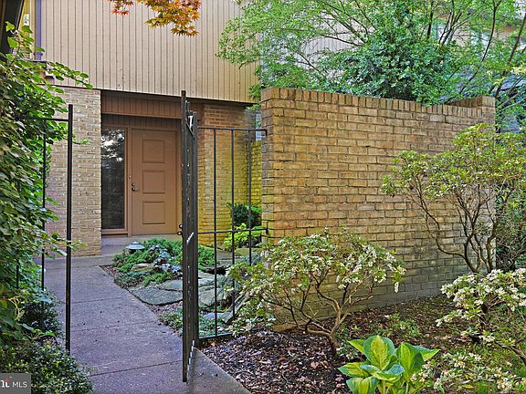 3rd image of 3600 Devilwood Ct