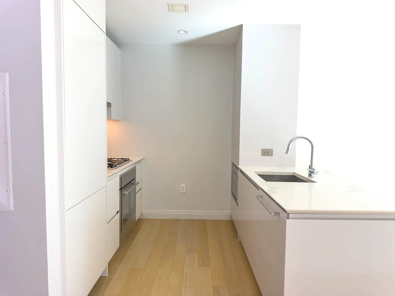 1 bed, 651 sqft, $5,000 — Photo 4