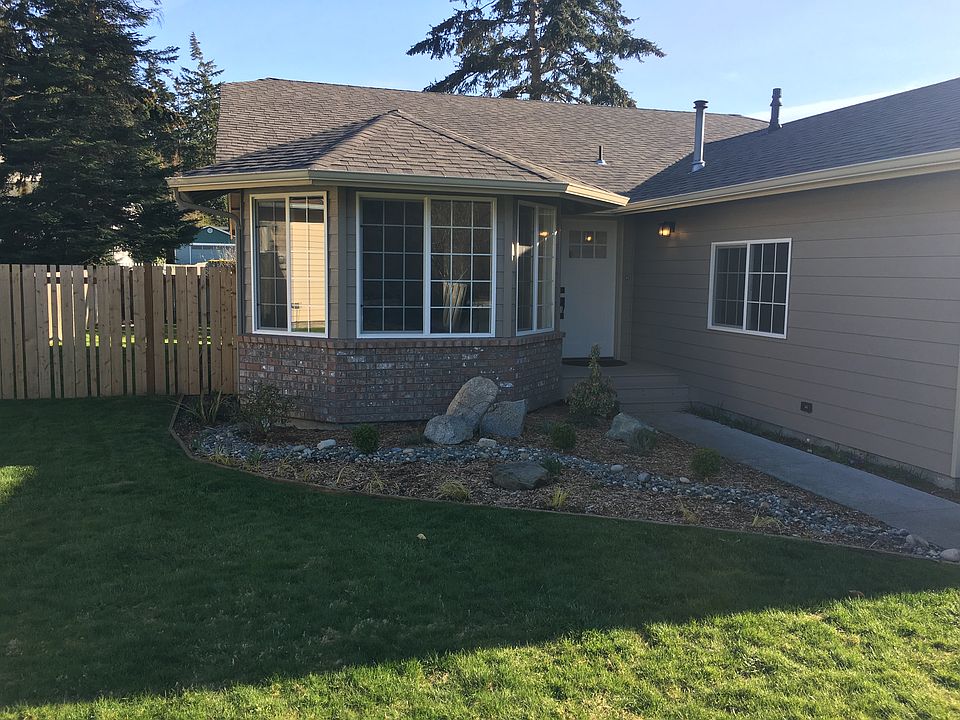 1st image of 1801 SW Loerland Dr