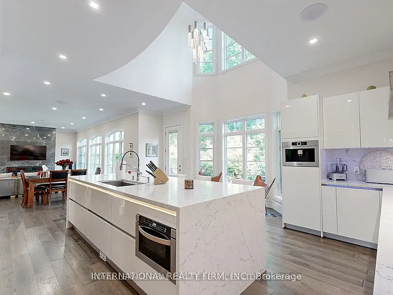 1286 Cambridge Dr — Photo 10