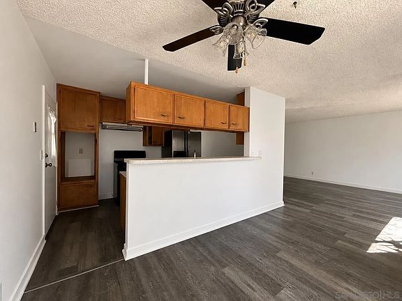 5th image of 338 W 6th Ave