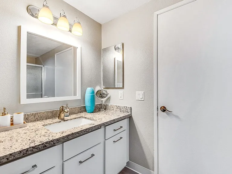 Gateway Park - 55+ Active Adult Apartments — Photo 18