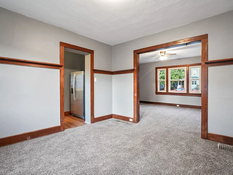 112 Linden Ave — Photo 3