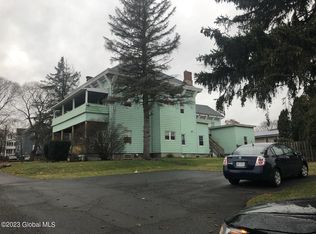 600 1st St #5, Watervliet, NY 12189