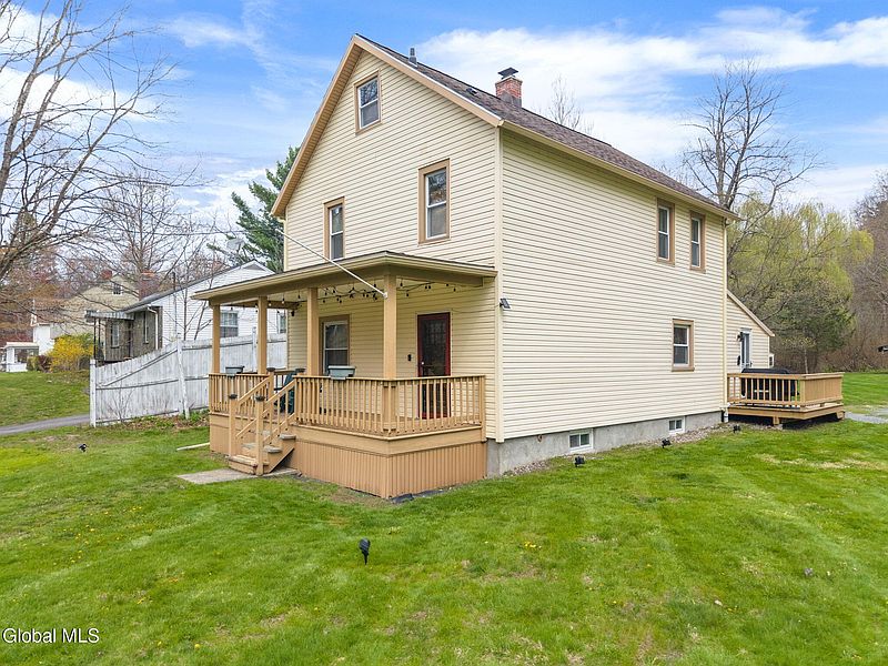 3rd image of 93 Chatham Street