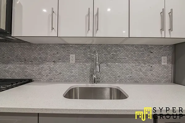 Rented by The Syper Group | media 30