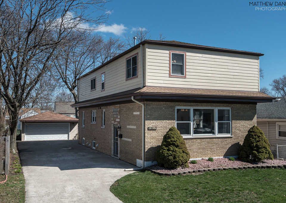 1st image of 5270 W 89th St