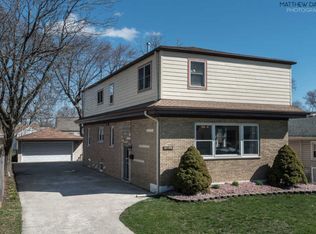 5270 W 89th St, Oak Lawn, IL 60453