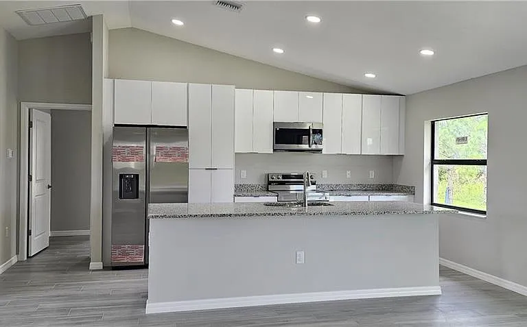 4300 11th St W — Photo 2