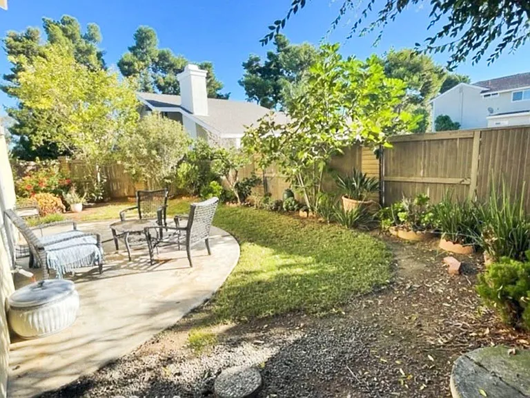 4 Hickory Tree Ln — Photo 19