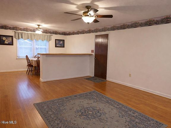 4th image of 200 Carolina Drive