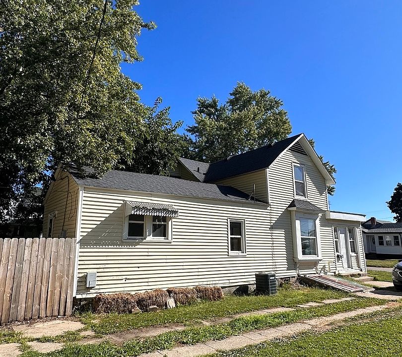 2nd image of 16 N Metcalf Ave