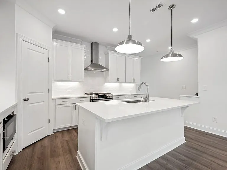 124 Downing Dr — Photo 12