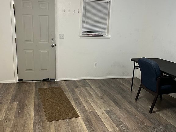 4th image of 115 S Grand Ave Trlr 3