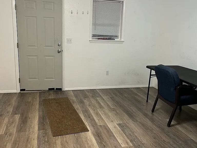115 S Grand Ave #3 — Photo 4