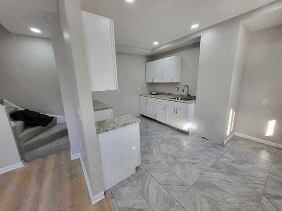5th image of 1581 E 47th St