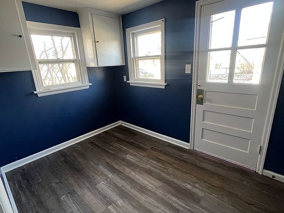 3rd image of 354 N 7th Ave