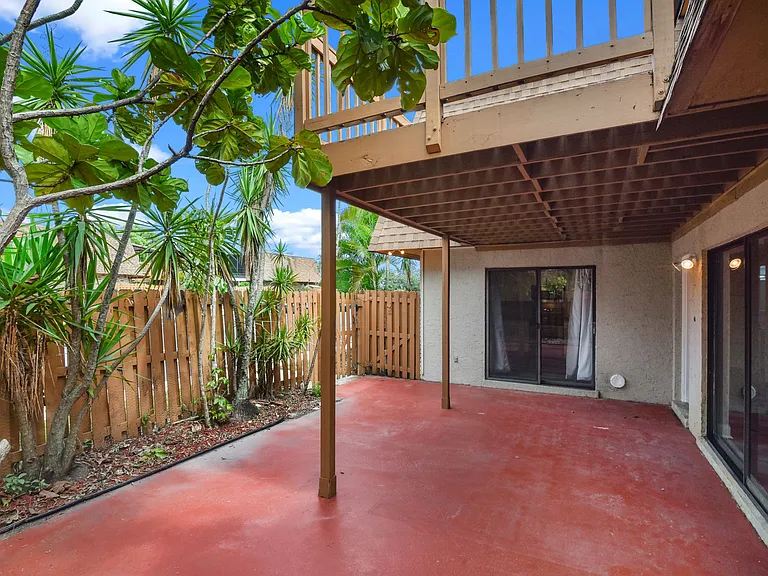 1828 S Park Ave — Photo 18