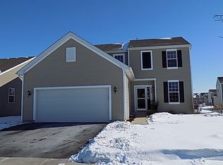 1752 Havens Dr, Woodstock, IL 60098