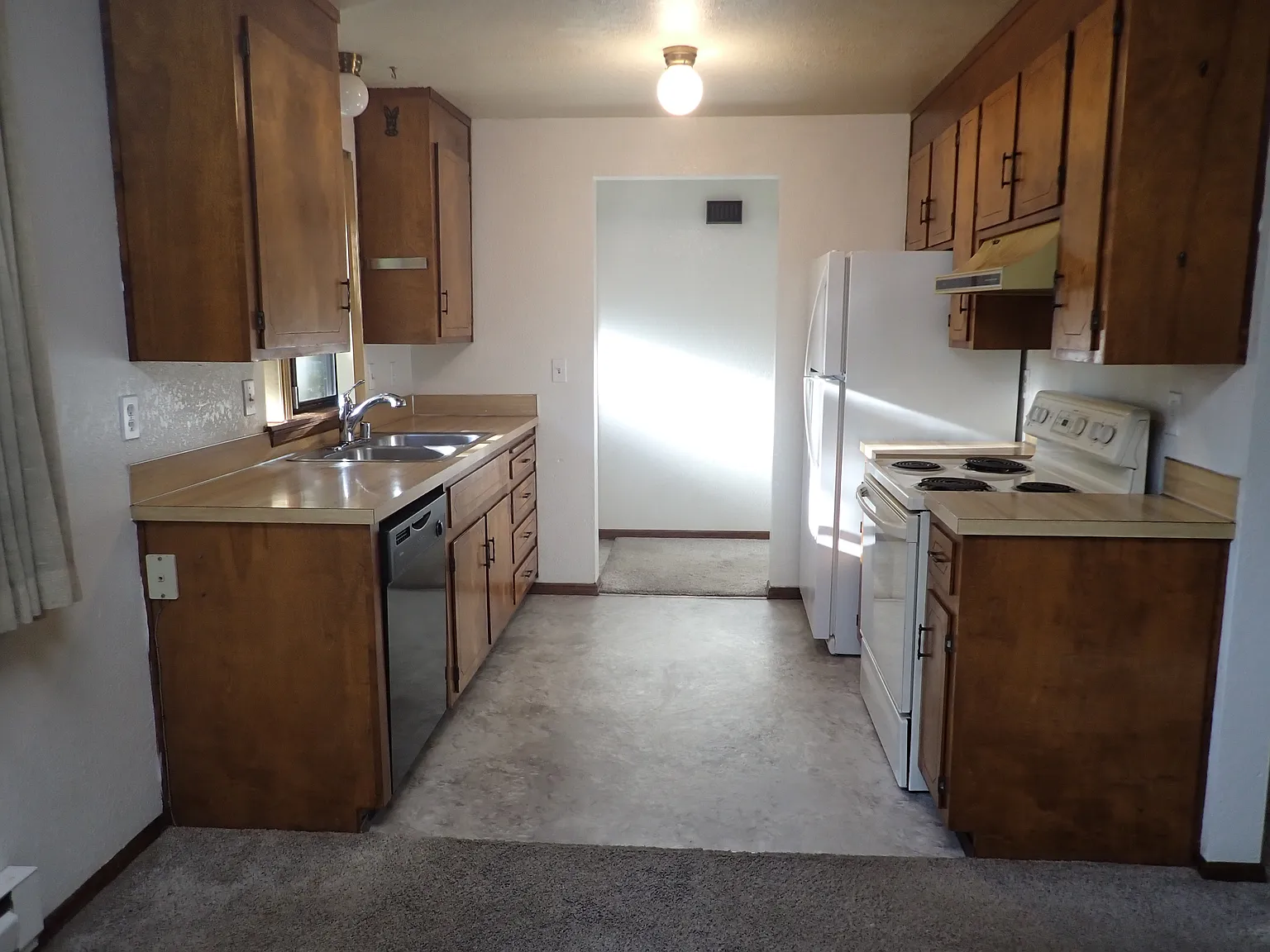 3 bed, 1150 sqft, $1,795 — Photo 2