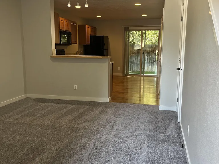 1236 S Columbus St #1 — Photo 4