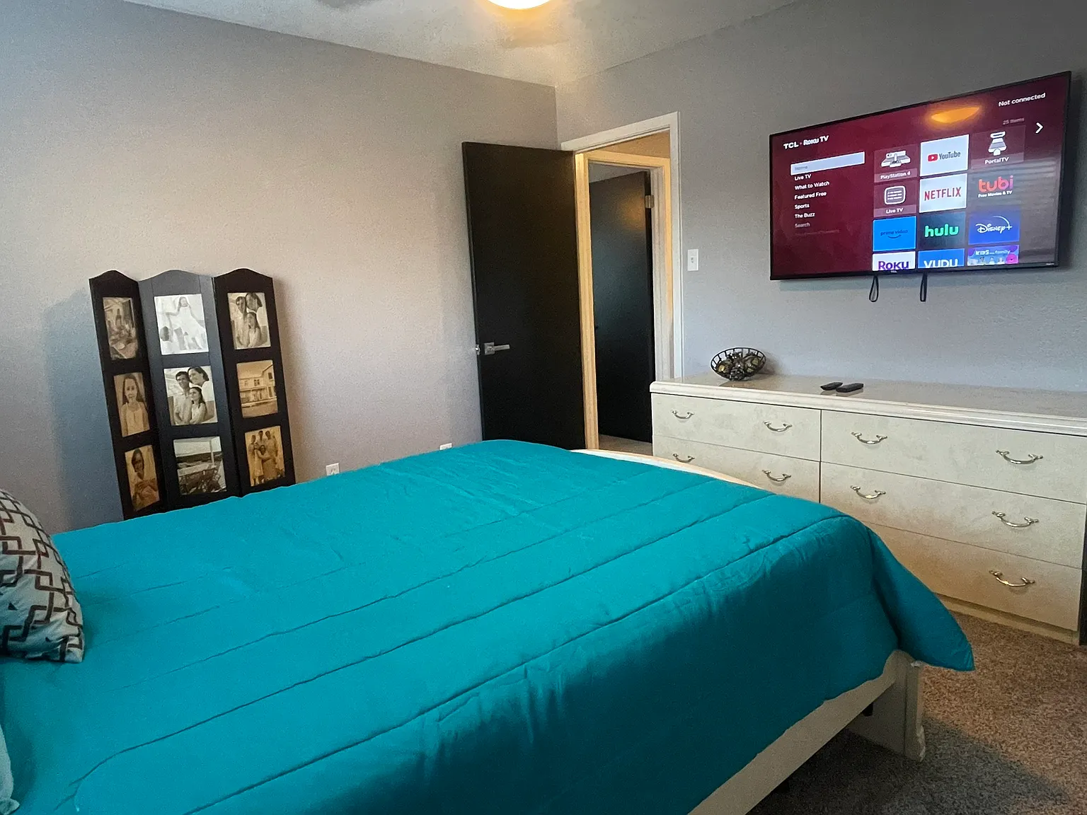 3 bed, 2.5 bath, 2100 sqft, $4,400 — Photo 2