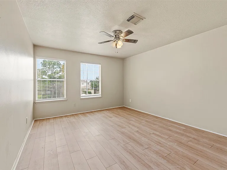 19526 Cliffsage Ct — Photo 26