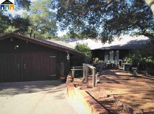 24 Hall Dr, Orinda, CA 94563