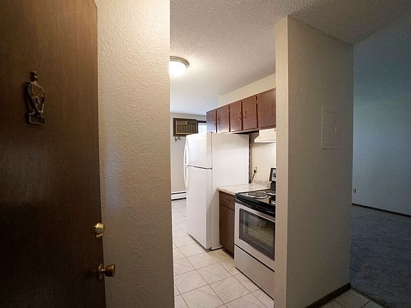 5th image of 2210 Eldridge Ave E #103