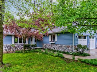 556 N Shore Dr, South Haven, MI 49090