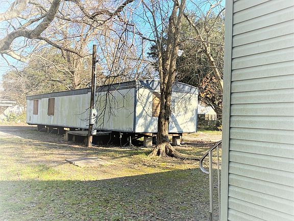 4th image of 524 Armentor St