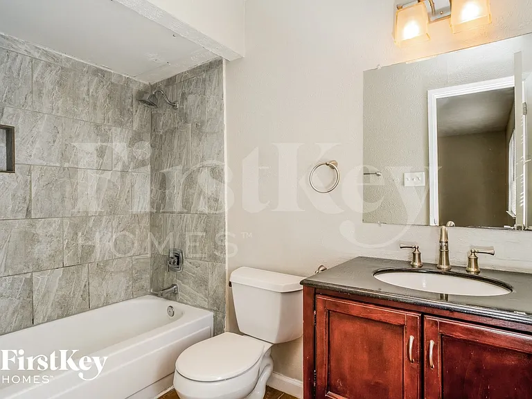 7000 Wildbriar Ct E — Photo 13