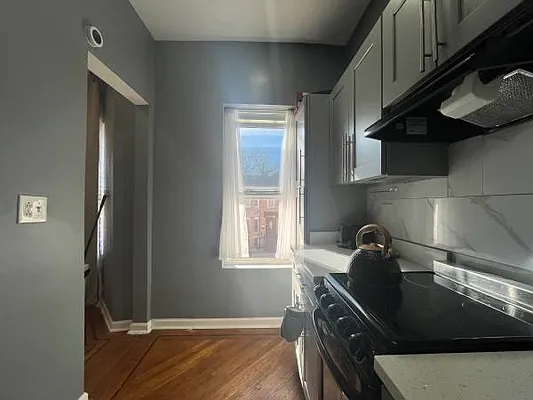 Rented by JAY MICHELLE REALTY LLC | media 9