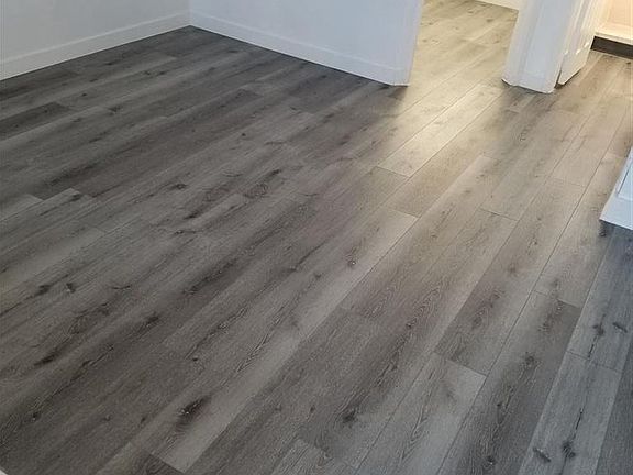 3rd image of 10019 S Hoover St #10739549