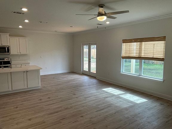 3rd image of 194 Sea Eagle Ln