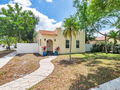 5900 Garden Avenue, West Palm Beach, FL, 33405