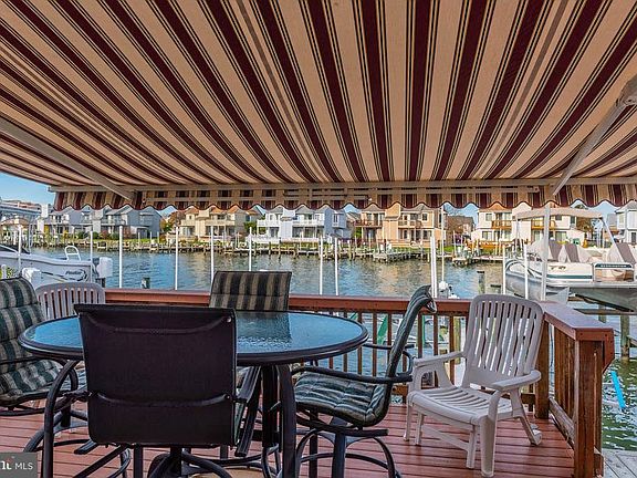 3rd image of 610 Bayshore Dr #D