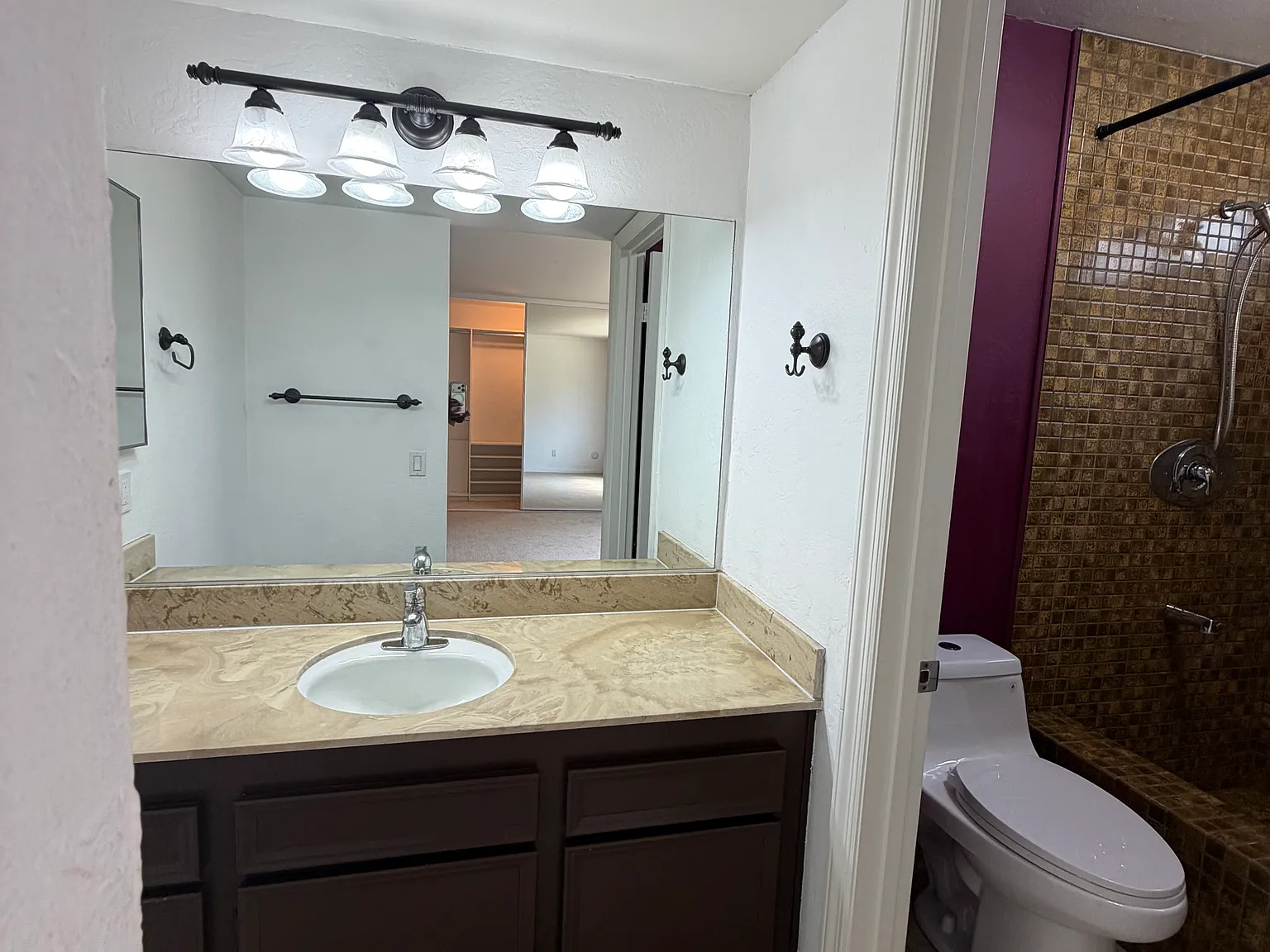 3 bed, 1875 sqft, $5,100 — Photo 2