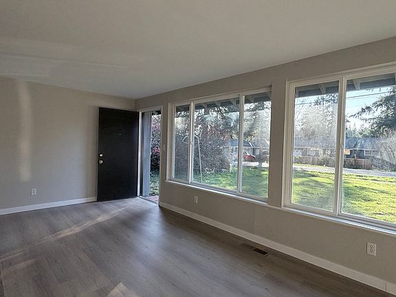 4th image of 14026 20th Ave NE
