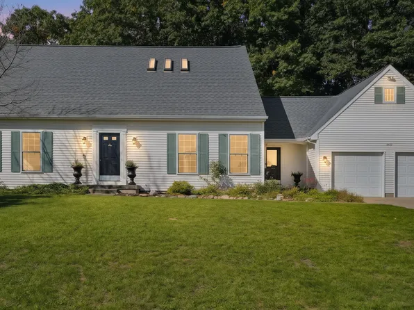 5427 N Silverstone Dr NE, Comstock Park, MI 49321