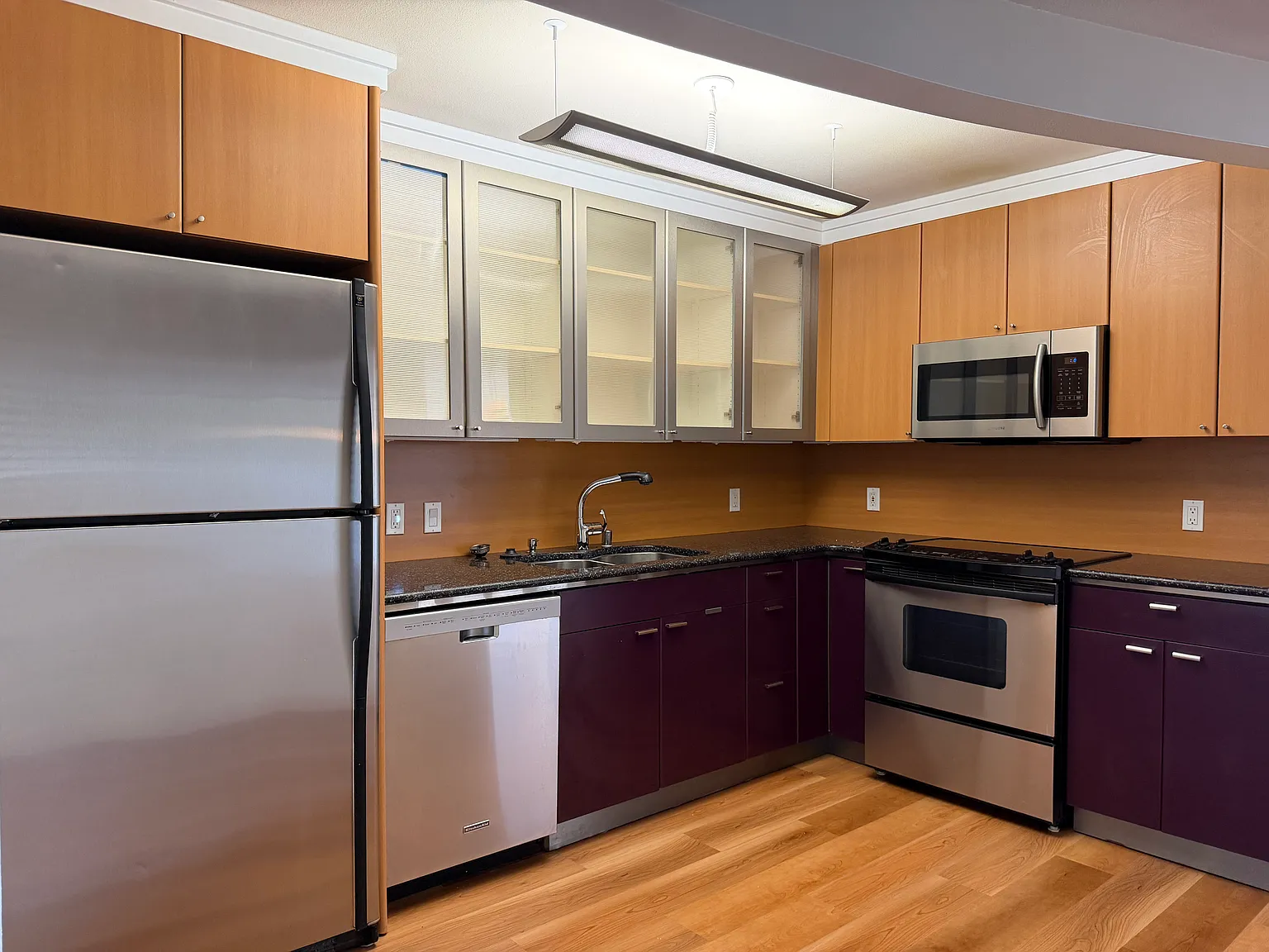 2 bed, 1006 sqft, $3,199 — Photo 1