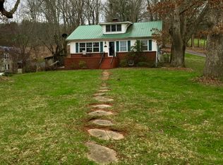 1110 Queentown Rd, Canton, NC 28716