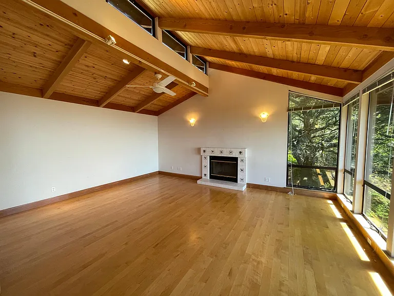 1360 Summit Rd — Photo 20